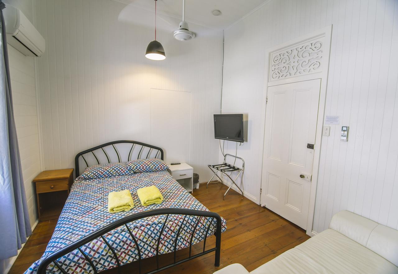 Ryan'S Rest Boutique Accommodation แคนส์ ภายนอก รูปภาพ